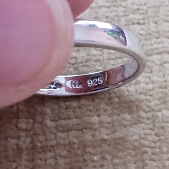 Silver blue Faceted Glass Ring - Picture 5 of 10